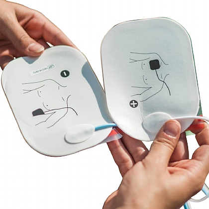 FRED PA-1 Adult defibrillation pads with RFID Tag